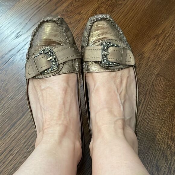 Bare Traps “Nena” bronze flats with buckle on toe - Picture 8 of 10